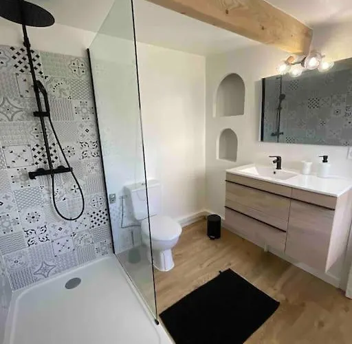 Maisonnette Avec Jardin A Nyaraló